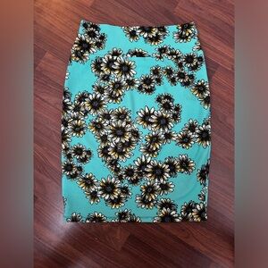 Lularoe teal with sunflowers stretchy pencil skirt size small